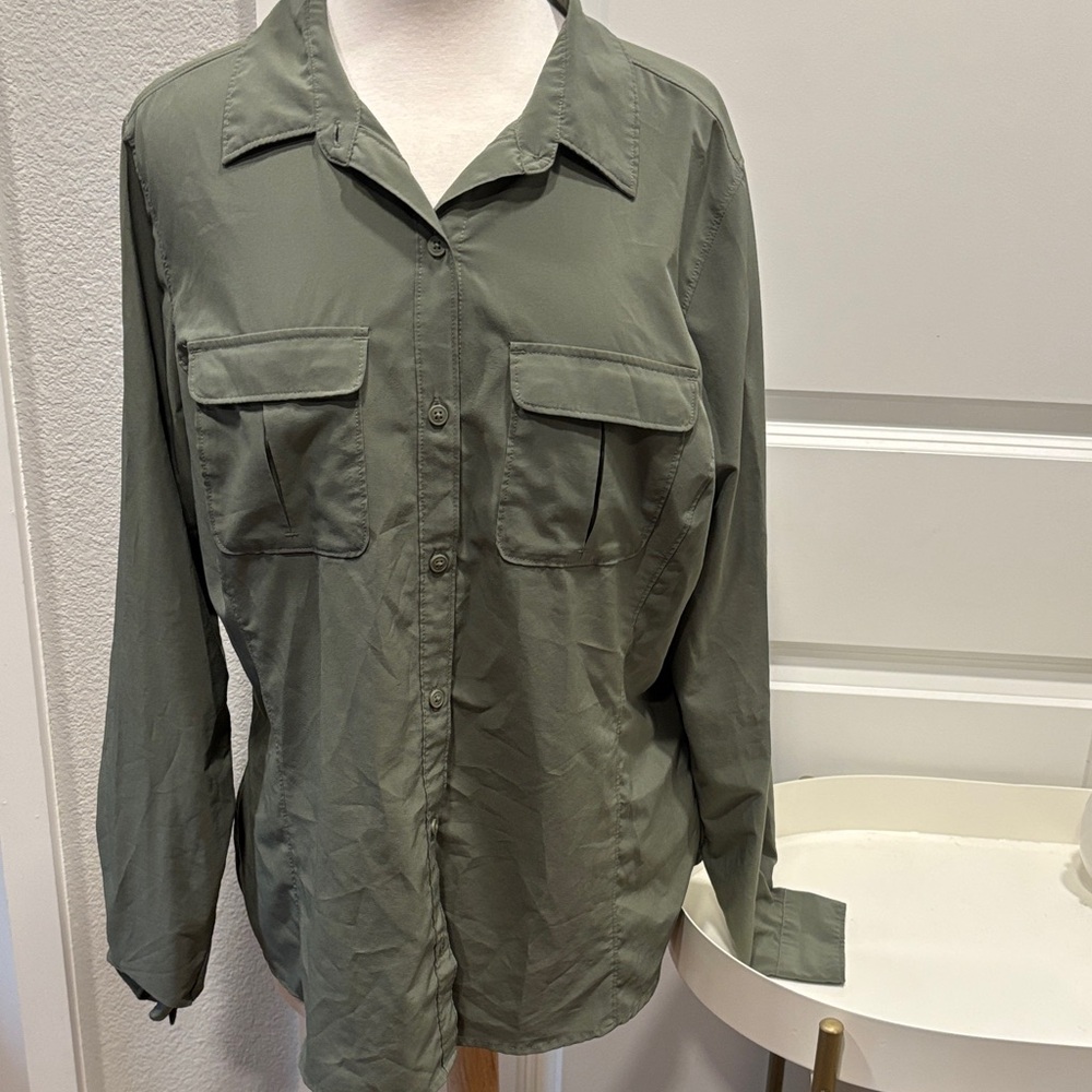 EUC Columbia Olive Omni-Shade Shirt